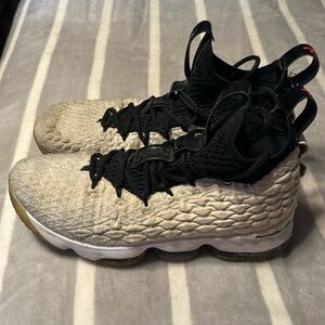 Lebron James 15 graffiti size 11